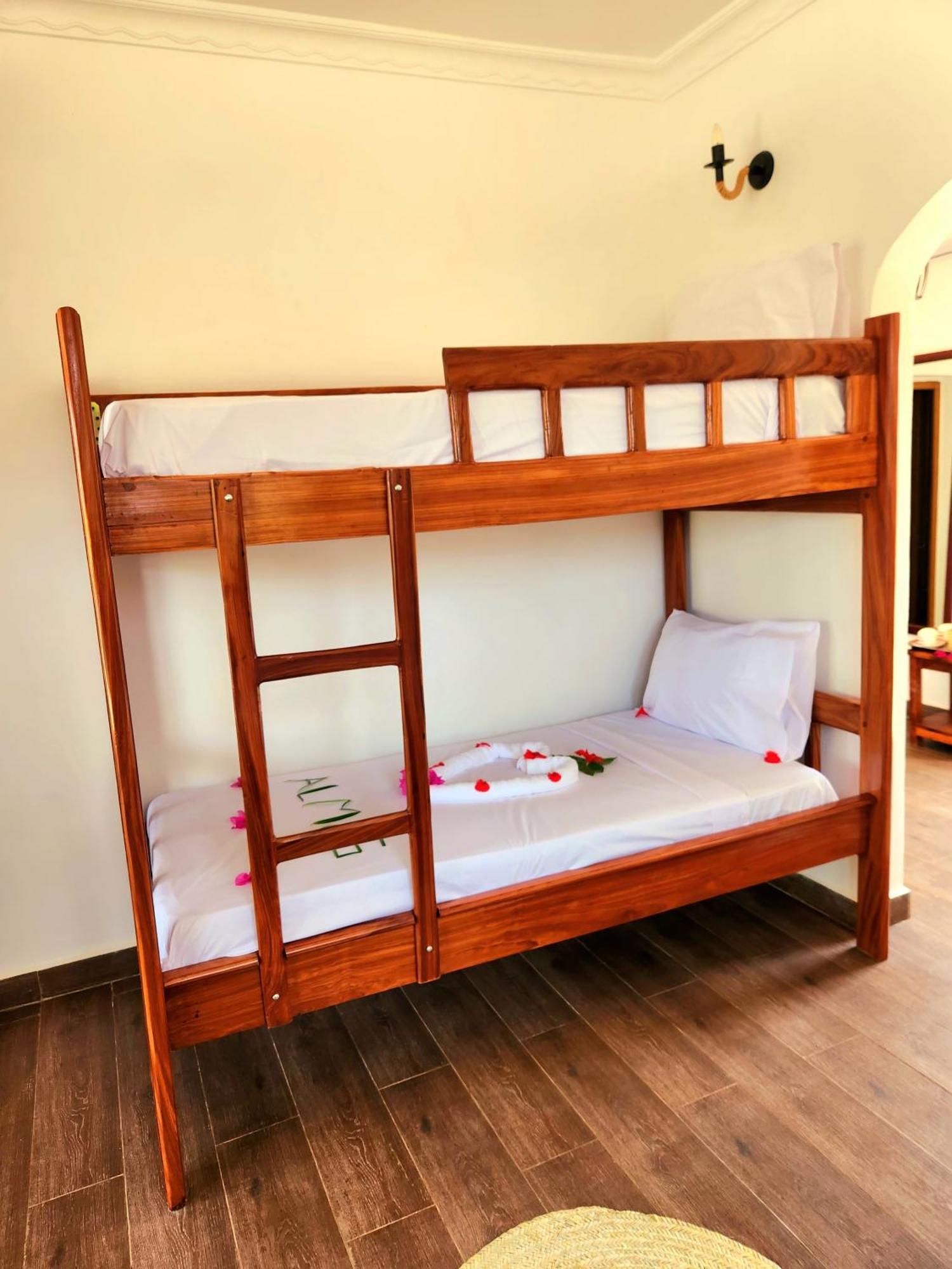 Almas Beach Boutique Hotel Makunduchi Экстерьер фото